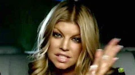 fergie naakt|Fergie goes completely nude on Instagram